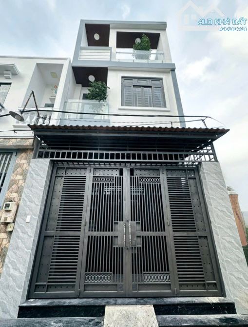 Nhà mới  kiến trúc lệch tầng rất đẹp đường ô tô thới an 19 q12