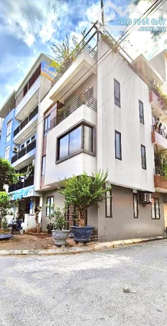 Bán Nhà Nguyễn Văn Cừ 60m2-Mt 7m-VĨA HÈ RÔNG-CĂN GÓC-2 MẶT NGÕ-DÂN XÂY-FULL NỘI THẤT