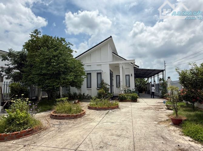 🏡 BÁN NHÀ VƯỜN  + ĐẤT 657m² TÂN HẢI – TX PHÚ MỸ