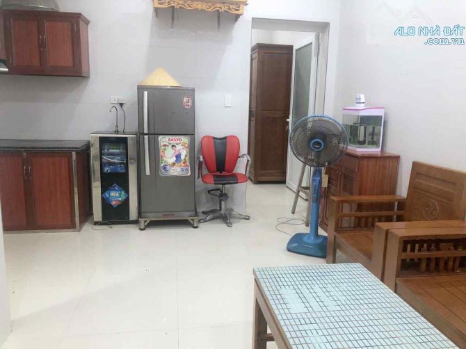 BÁN CĂN CHUNG CƯ CÁT BI TẦNG 1 Ô TÔ ĐỖ CỬA NGAY NGÔ GIA TỰ - GẦN CHỢ CẦU RÀO 1.