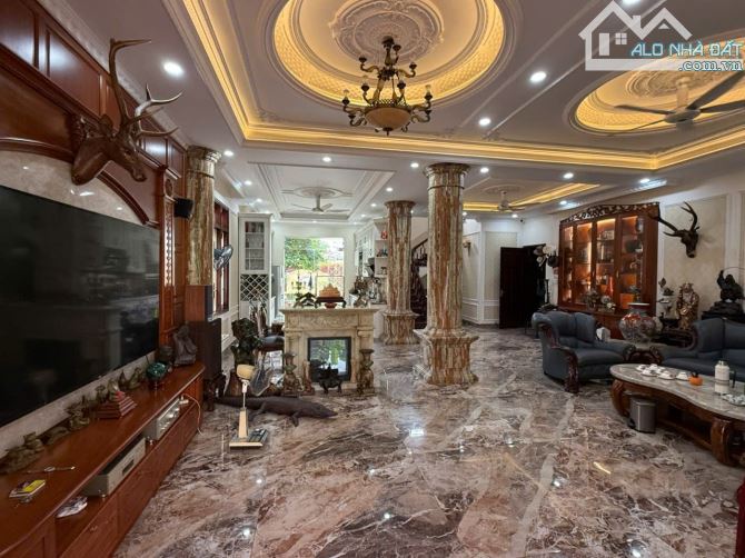 Chuyển nhượng biệt thự sân vườn đường đằng hải