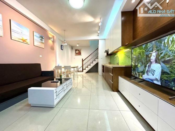 Bán nhà Xuân Đỉnh, 39m x 5 tầng, tặng nội thất, ngõ 4m, ô tô đỗ, hiếm trong tầm giá