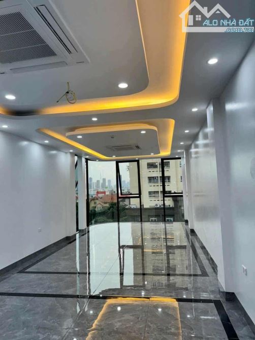 Chính chủ bán toà 9 tầng mặt phố Trung Hoà, Cầu Giấy, vỉa hè rộng, KD nhỉnh 50 tỷ
