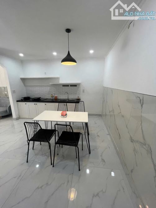 SIÊU RẺ! BÁN NHÀ MẶT TIỀN NGUYỄN NHÀN - VỪA Ở VỪA CHO THUÊ . CHỈ NHỈNH 5 TỶ TL.