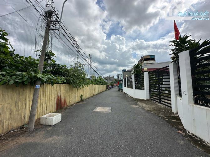 Bán gấp nhà đường nhựa 5m Gần Lê Văn Việt, 4.7x14m=66m2, sổ hồng giá chỉ 4,09 tỷ
