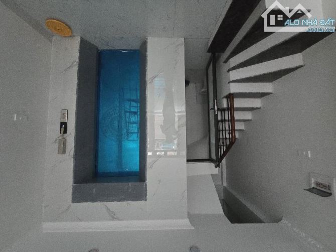 Bán nhà  khu vực Cầu Diễn mới tinh tươm
