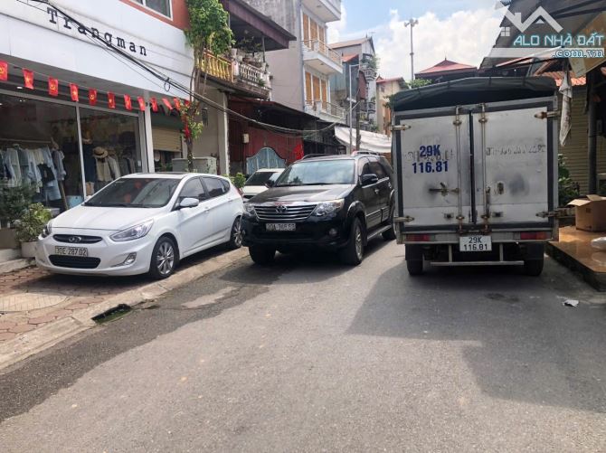 SIÊU PHẨM NHÀ KINH DOANH CHỢ TÓ ĐÔNG ANH - VỈA HÈ - KINH DOANH SIÊU ĐỈNH- Ô TÔ TẢI TRÁNH
