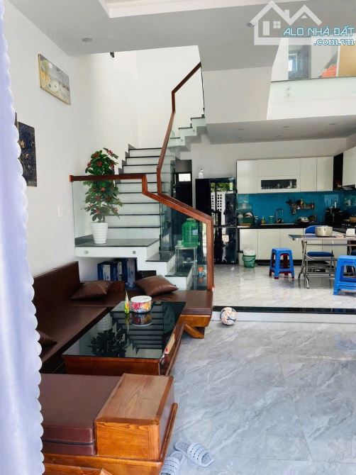 Cho thuê nhà mặt tiền đường Hói Kiểng 26, Hoà Quý, Ngũ Hành Sơn. Giá 13 triệu/tháng
