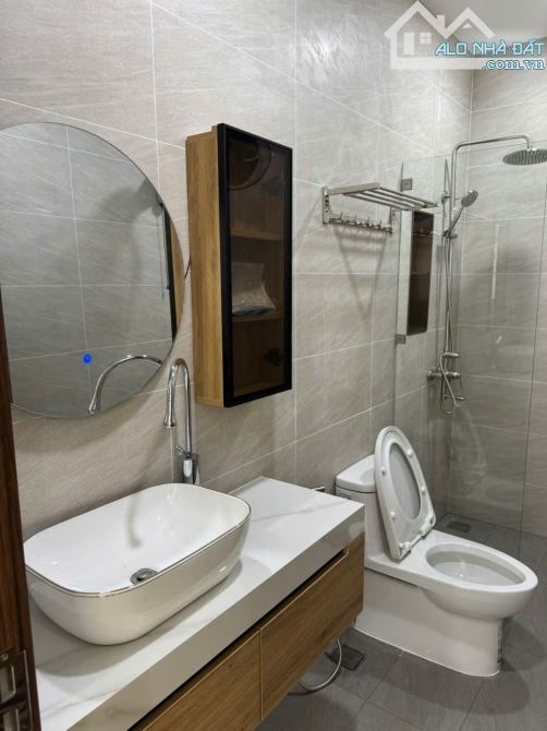 Nhà Mặt Tiền Khu Vip Huyền Quang, Quận 1 – 3 Tầng – Full Nội Thất Cao Cấp – Giá 18.5 Tỷ Tl