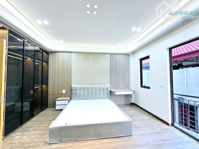 💥SIÊU SIÊU HIẾM THẠCH BÀN, DT42M2,6 TẦNG,Ô TÔ ĐỖ CỬA, TIỆN ÍCH NGON, KINH DOANH,GIÁ 7,X T