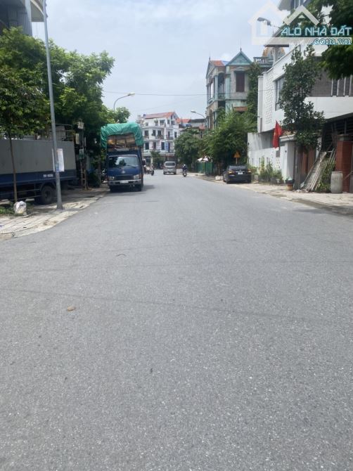 BÁN ĐẤT LÔ GÓC TẶNG NHÀ 2 TẦNG TRỤC CHÍNH TAM TẢO PHÚ LÂM TIÊN DU BẮC NINH