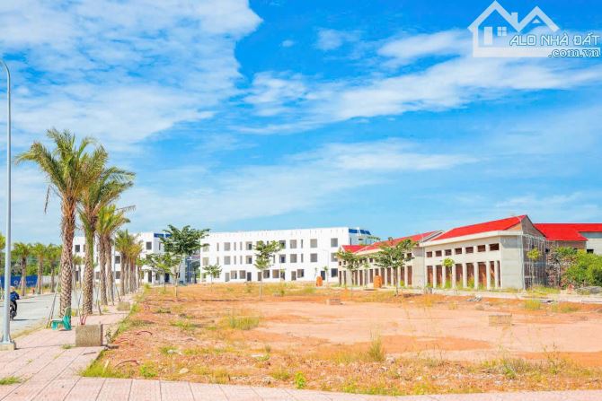Bán Đất Mặt Tiền ĐT741 Ngay Chợ Đối Diện Trường THPT Tân Bình Giá 899 triệu