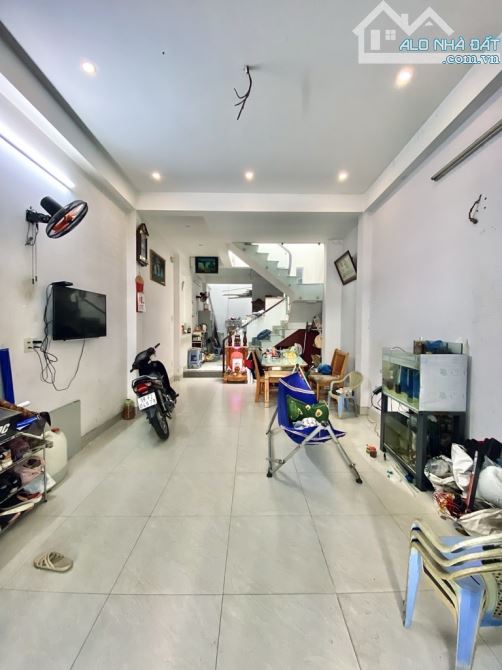CHÍNH CHỦ 15 NĂM SẮP ĐỊNH CƯ CẦN GÃ GẤP NHÀ KẾ AEON TÂN PHÚ - 67M2 - NỞ HẬU - HẺM NHỰA 8M