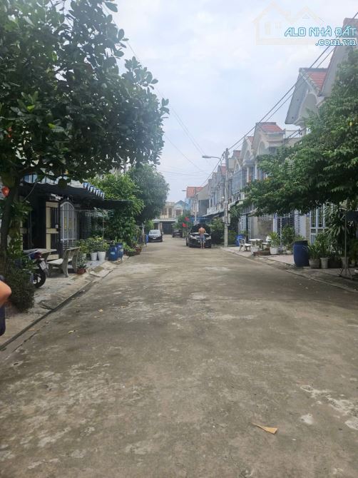 Nhà xinh 1T1L góc 2 mặt tiền Tân Đông Hiệp, Dĩ An, TPHCM. 66m2 ngang 5m ĐXH, SHR chỉ 4.5ty
