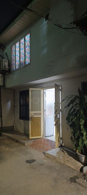 Cho thuê nhà Nguyên Căn ngõ 4 Phương Mai, 20m2 x 2 tầng - 1pnkk  7,5 triệu/tháng.