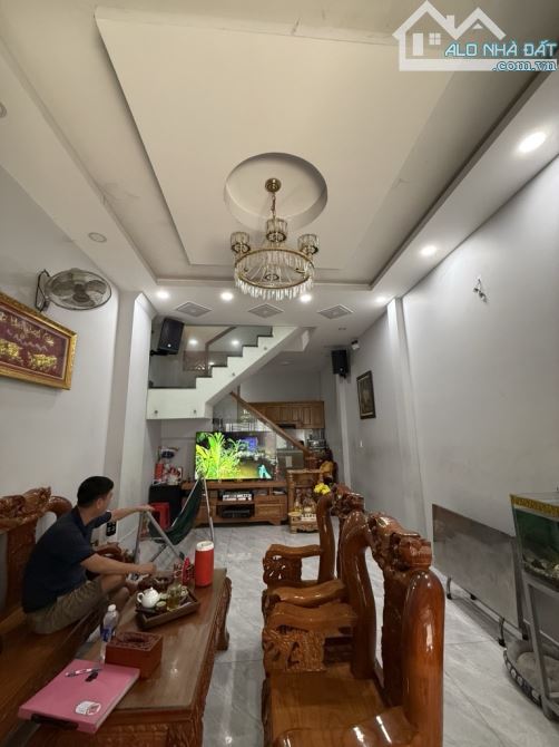 Bán NHÀ 4 tầng HẺM THÔNG CÁCH HUỲNH TẤN PHÁT 50M PHÚ THUẬN Quận 7 ngang 4m nhỉnh 6 Tỷ