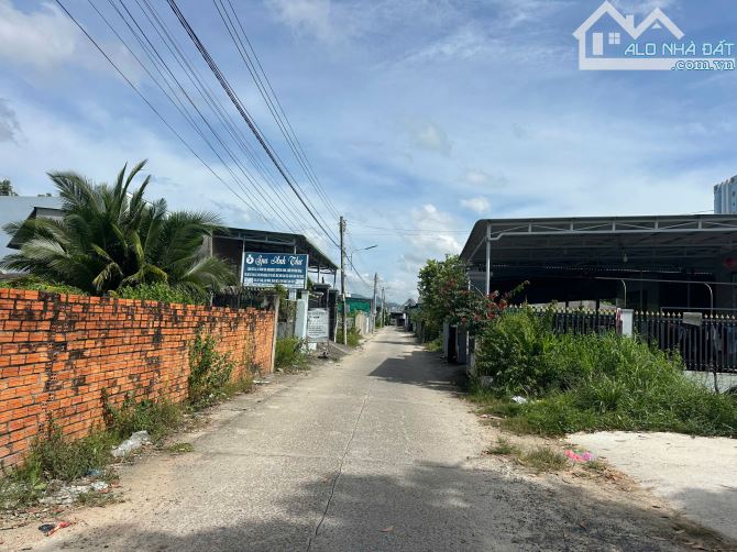 Bán 10m x 44m đất 2 mặt đường hẻm Lý Thái Tổ, Tân Tiến, LaGi giá đầu tư