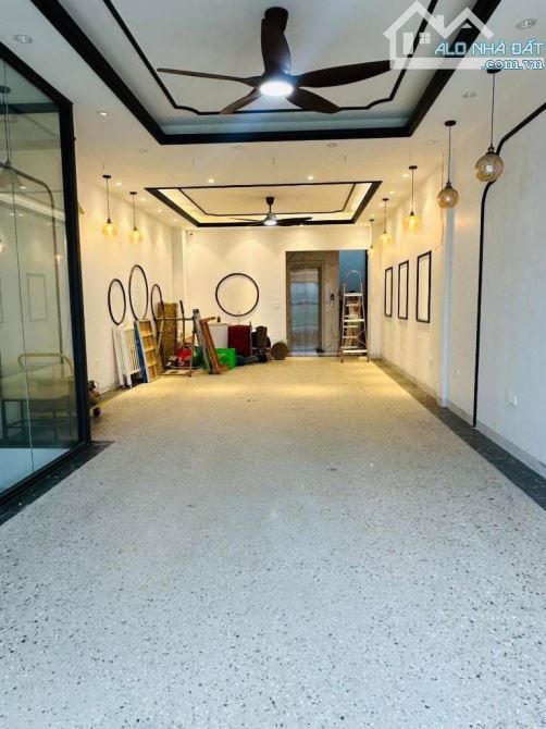 Hàng xóm gửi bán nhà Phan Đình Giót,  Hà Đông, 39m 5 tầng Thang Máy, Ô tô đỗ cửa,Giá 6.5t