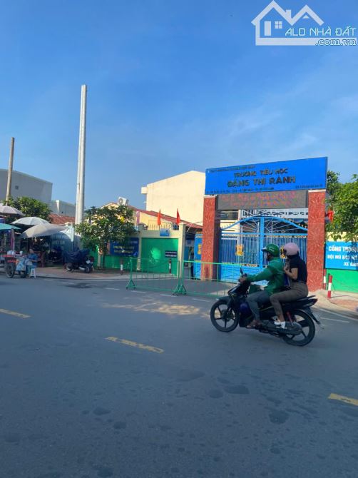 Bán đất tại Quốc Lộ 13, Thủ Đức, gần UBND và trạm y tế phường HBP giá tốt chỉ với 7,5 tỷ