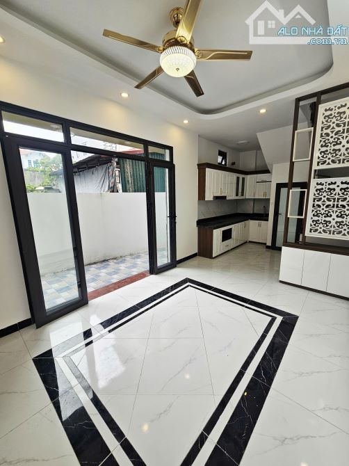 BÁN NHÀ MỚI BÁT KHỐI LONG BIÊN 5.2 TỶ 35m MT 5m Ô TÔ KINH DOANH GẦN CẦU VĨNH TUY