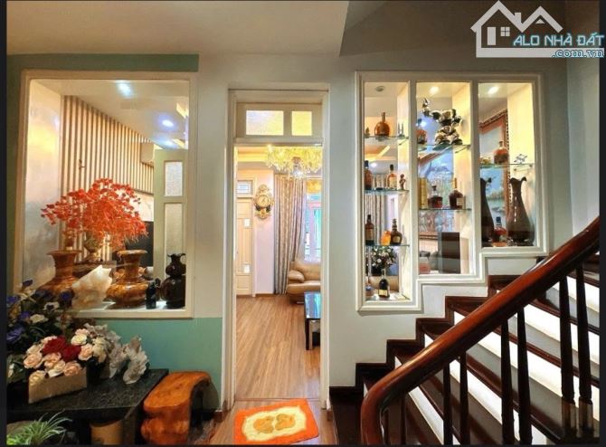 Nhà đẹp Đống Đa – Gara ô tô – Ngõ thông – Diện tích 48m², 5 tầng – Giá hơn 16 tỷ