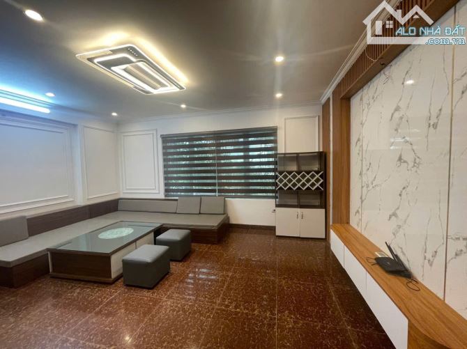 Bán Liền Kề DV Văn Phú, 5 Tầng 55m, MT 5,5m, 4PN, Tây Nam, Đường Vỉa Hè 12m. Giá 16 Tỷ