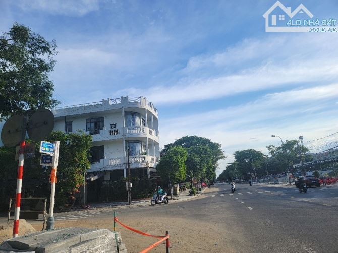 SIÊU HIẾM – NHÀ 3 TẦNG MẶT TIỀN TRẦN NHÂN TÔNG – ĐƯỜNG 15.5M – SƠN TRÀ – GIÁ CHỈ  9.XTỶ