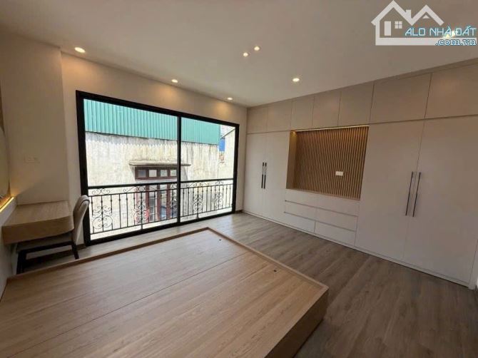 BÁN NHÀ BÁT KHỐI - GIA LÂM - 5 TẦNG - DÂN XÂY MỚI