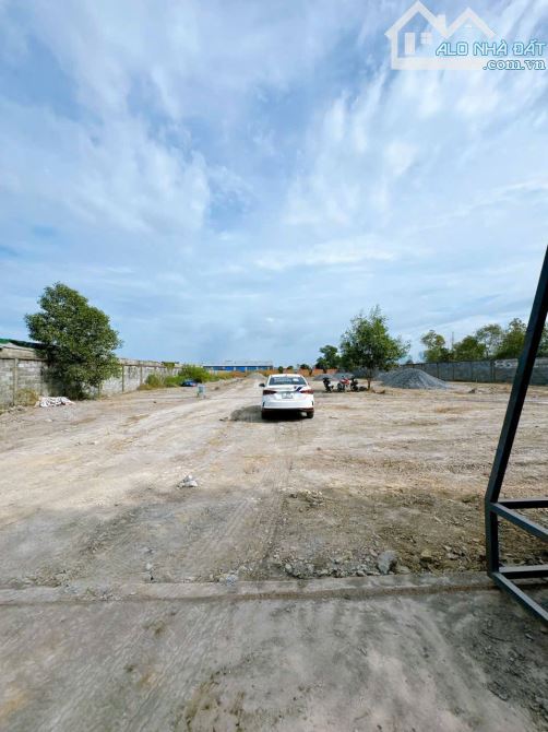 D303  Bán gấp 2500m2 đất phù hợp xây dựng nhà xưởng tại biên hoà - đồng nai + Vị trí đẹp c