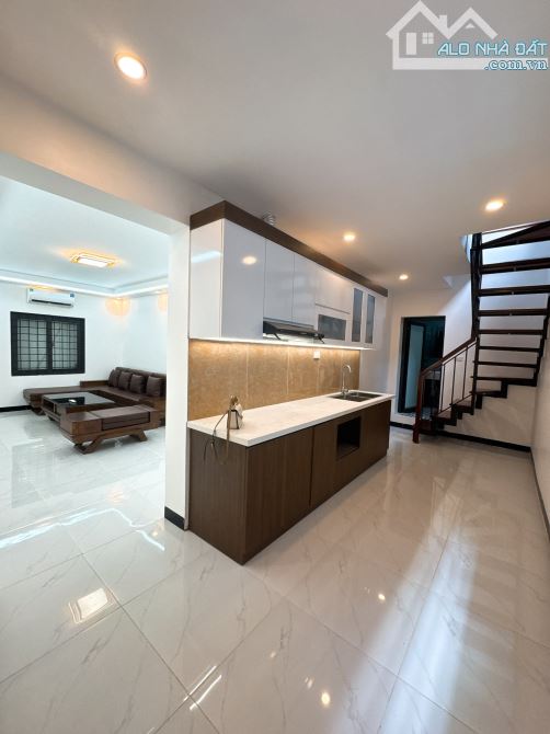 Bán căn hộ tập thể Cao đẳng cơ khí Hà nội - Cầu giấy - Nguyên bản - 38m sổ - nhỉnh 3 tỷ