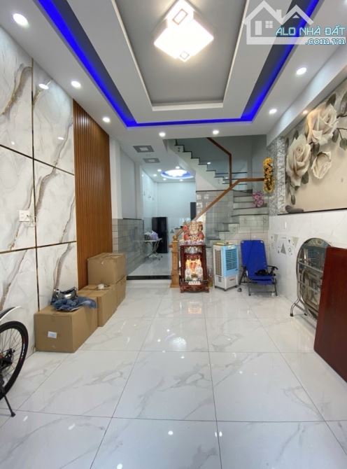 5,05 tỷ, bán nha 3 tầng Bình Tân, 44m2- 3pn- sổ hồng riêng