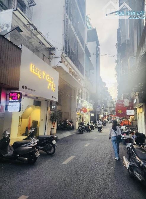 100m2 MẶT PHỐ ĐÔNG CÁC- TRUNG TÂM ĐỐNG ĐA - KINH DOANH SẦM UẤT
