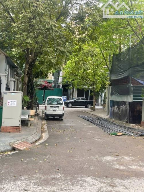 Bán nhanh đất phố Nguyễn Huy Tưởng 70m 20 tỷ oto tránh dừng, lô góc 2 mặt ngõ sổ vuông
