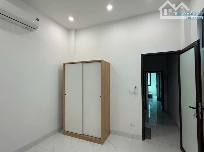 Bán CCMN Cổ Nhuế 50 m 5 tầng thang máy 9 phòng 11.3 tỷ thương lượng