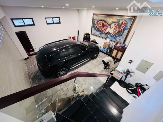 ĐẸP! NHÀ PHÂN LÔ PHỐ TRẦN QUANG DIỆU - LÔ GÓC - Ô TÔ TRÁNH - 67m2 -7T THANG MÁY - HÀNG XÓM