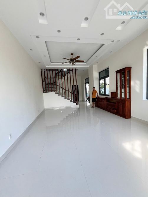 BÁN NHÀ 3 TẦNG LÔ GÓC 2 MẶT TIỀN – HÒA MINH, NGAY TRỤC NGUYỄN SINH SẮC