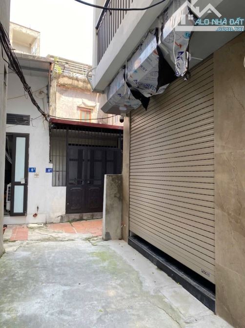 🏡 CHO THUÊ NHÀ NGUYÊN CĂN PHỐ LỆ MẬT – VIỆT HƯNG 🌟 LÔ GÓC – Ô TÔ ĐỖ GẦN – 4PN – NỘI THẤ