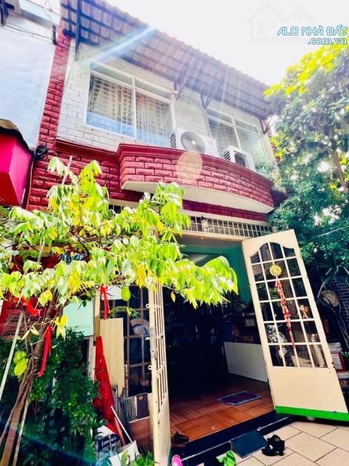 BÁN NHÀ 2 TẦNG 52M² NGANG 5 - HẺM Ô TÔ GẦN AEON TÂN PHÚ – 5.5 TỶ TL