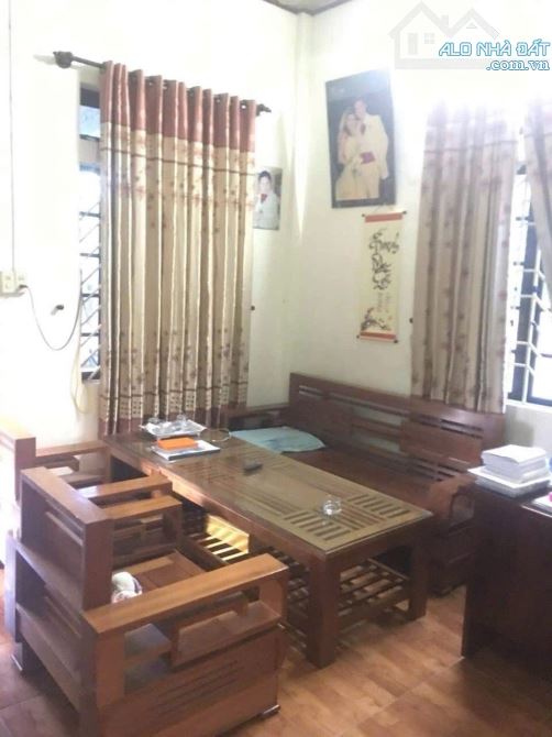 Nhà nguyên căn có điều hoà,100m2, cách trường sư phạm 2,5km