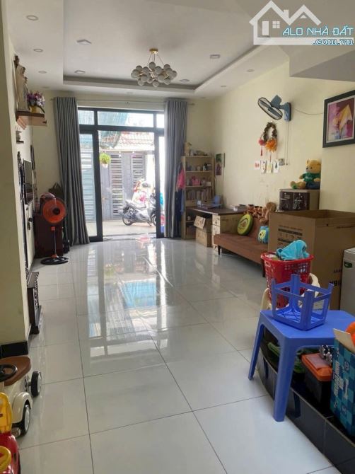 TRƯỜNG CHINH - GẦN NHÀ THỜ LẠC QUANG - 4x27m - 3 TẦNG - HẺM 4m THÔNG