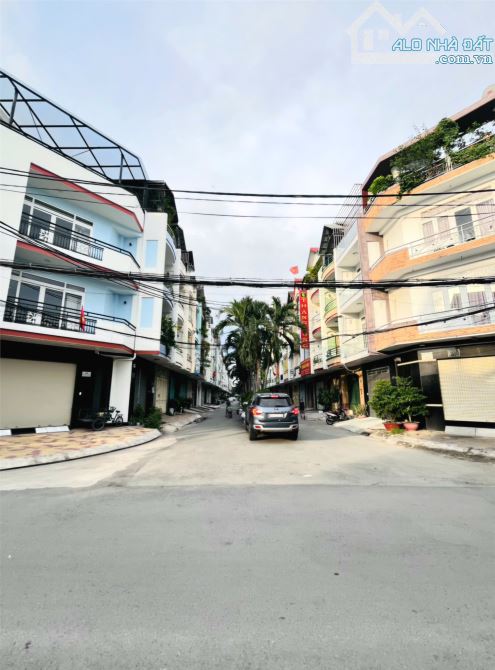 CẦN BÁN GẤP CĂN HỘ DỊCH VỤ MẶT TIỀN TẠ QUANG BỬU, DÒNG TIỀN ỔN ĐỊNH 40 TRIỆU/THÁNG