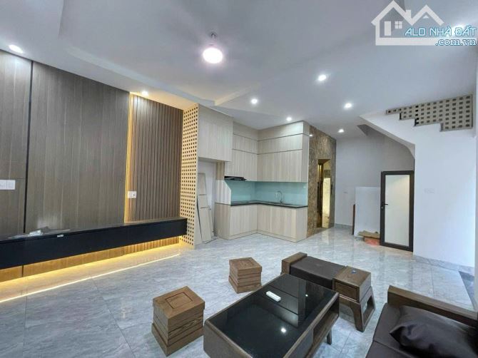 LÊ TRỌNG TẤN - LÔ GÓC - THANG MÁY - NGÕ THÔNG - 41m2 6 tầng mt 4.5m Giá 11.5 tỷ