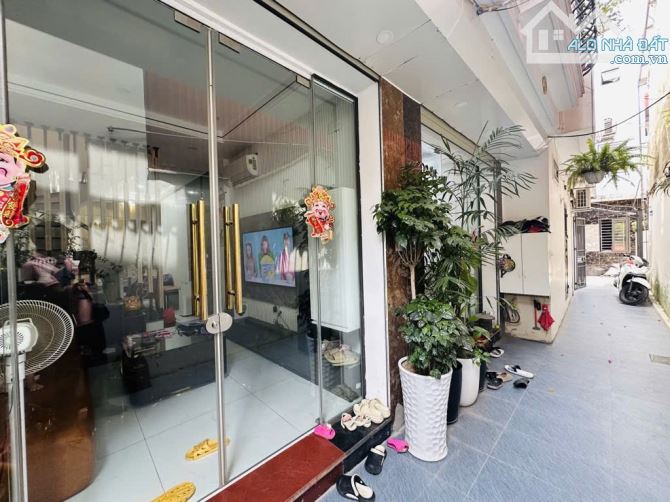 Bán Nhà mặt ngõ phố Thanh Nhàn,ngõ thông, 32m2 x 4 Tầng 5 Phòng, Nội thất đẹp - Nhỉnh 7 Tỷ