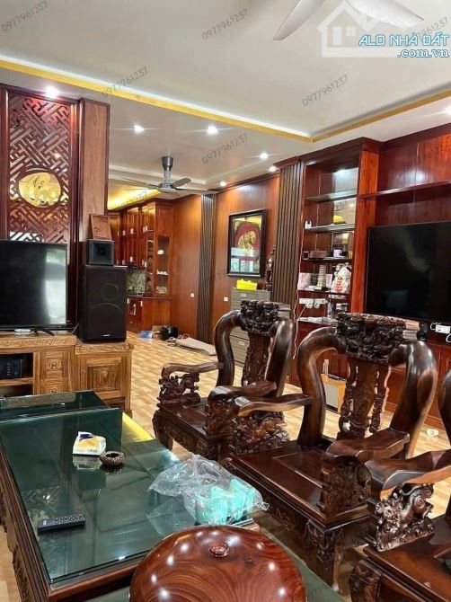 BÁN NHÀ PHẠM TUẤN TÀI 70m2. PHÂN LÔ + GARA Ô TÔ - 2 Ô TÔ TRÁNH ĐỖ + VĂN PHÒNG ĐỈNH