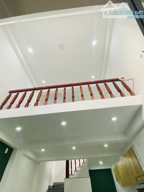 TTQ10-GẦN MẶT TIỀN- 5TẦNG ĐÚC- NỞ HẬU-HẺM THÔNG ĐANG CHO THUÊ 18 TRIỆU GIÁ 9.3 TỶ