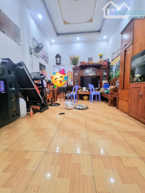 Bán nhà Dĩ An 87m² ,SHR đường xe hơi,giá cực kì rẻ cho anh chị em đầu tư