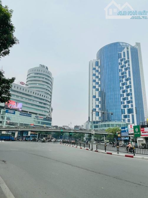 NHÀ ĐẸP MẶT PHỐ CHÙA BỘC - VỈA HÈ KINH DOANH THANG MÁY 65M2 GIÁ CHỈ 4X TỶ