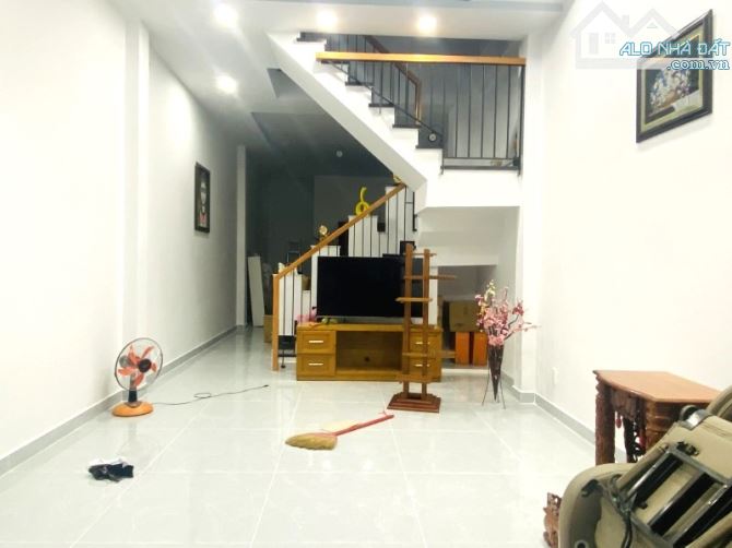KHU VIP GÒ DẦU- NHÀ 2 TẦNG MỚI ĐẸP 67M2(4,1x16.2)- HẺM XE TẢI 7M GẦN ĐỘC LẬP. CHỈ 8 TỶ XÍU