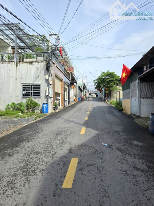 Bán nhà rẻ gần đường Liên Huyện 100m, p.Tân Bình, Tp.Dĩ An chỉ 3,35 tỷ TL bao rẻ M7563