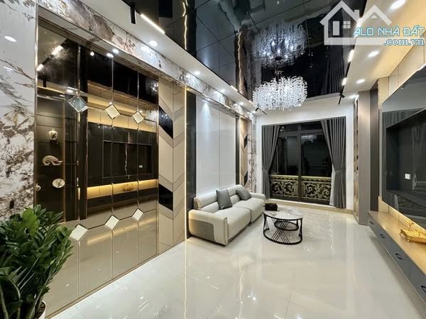 CỰC PHẨM, CỰC HIẾM, MẶT PHỐ, VỈA HÈ ĐÁ BÓNG, NỘI THẤT ĐỈNH CAO LURUXY